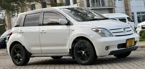 Toyota IST 2004 White