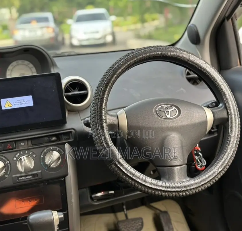 Toyota IST 2004 White