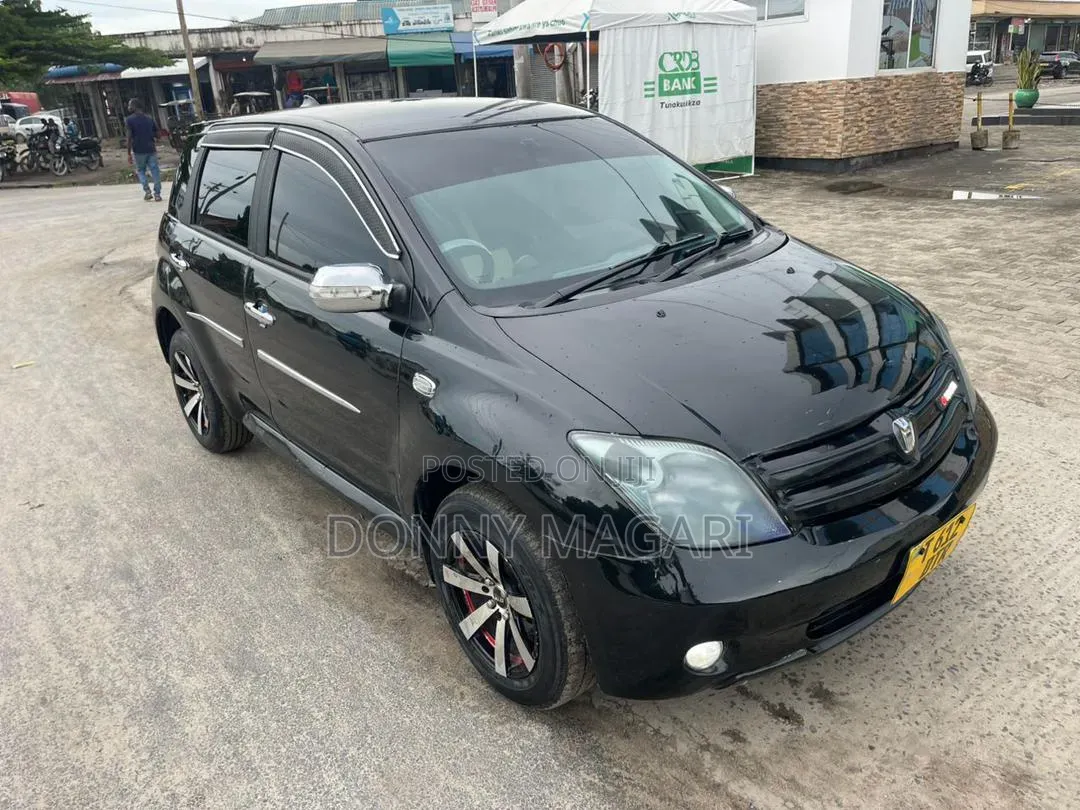 Toyota IST 2005 Black