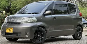 Toyota Porte 2006 Gray