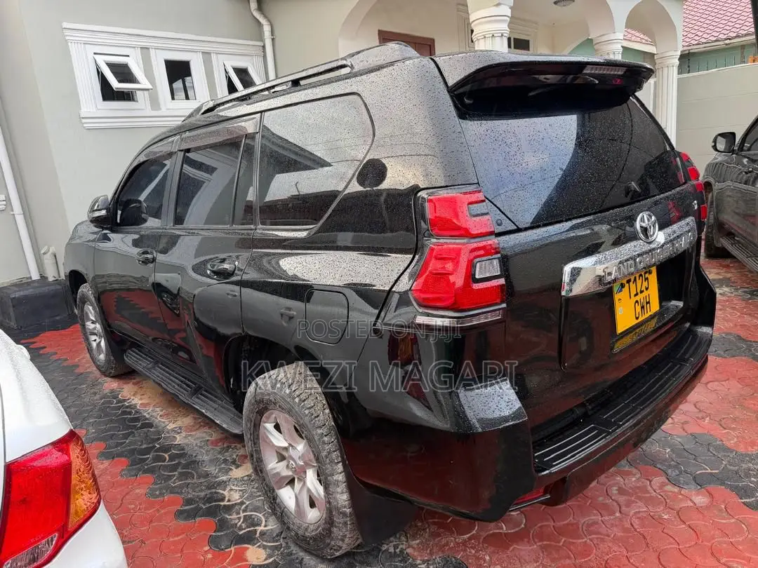 Toyota Land Cruiser Prado 2019 Black