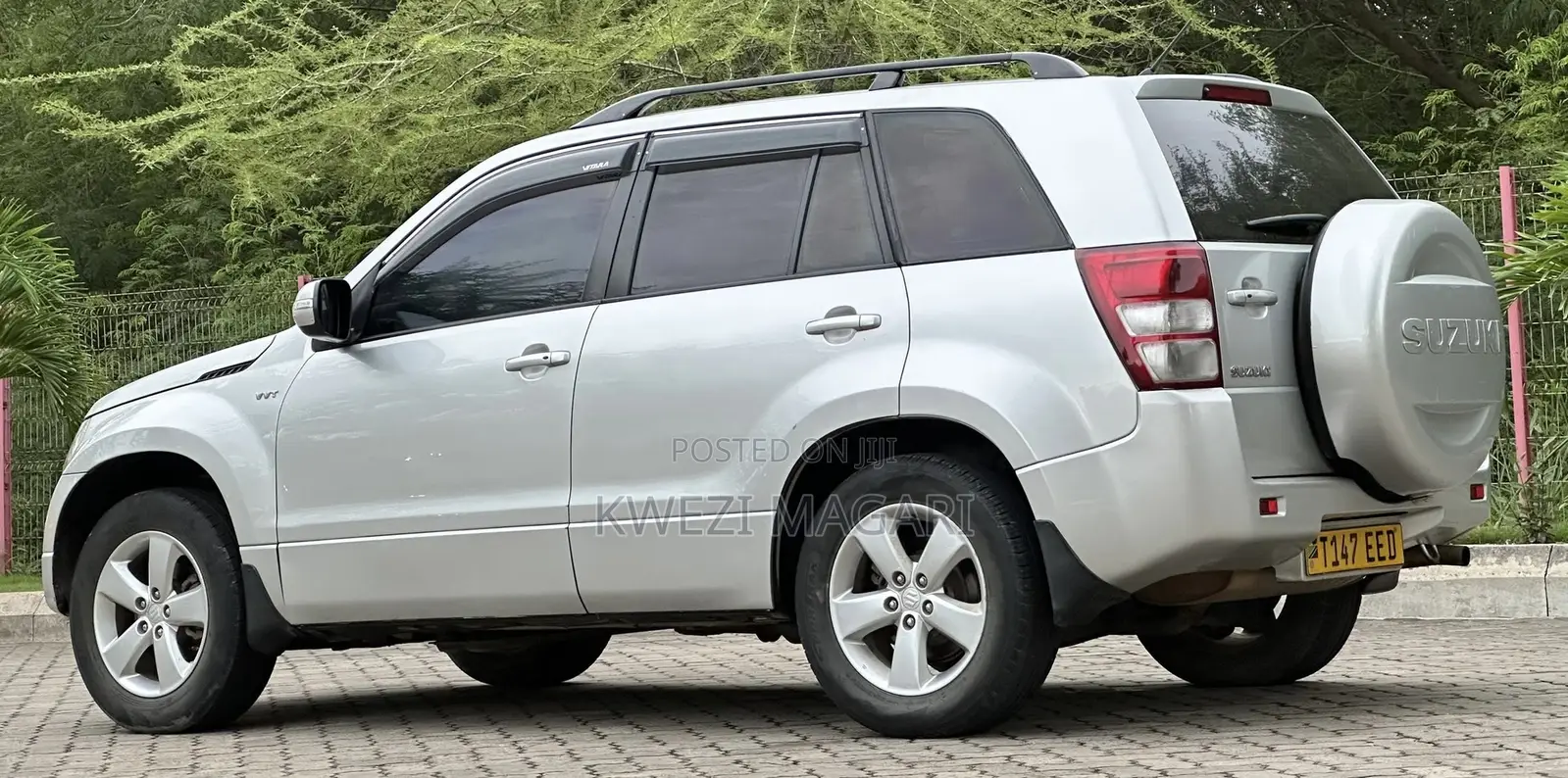 Suzuki Grand Vitara 2011 Silver