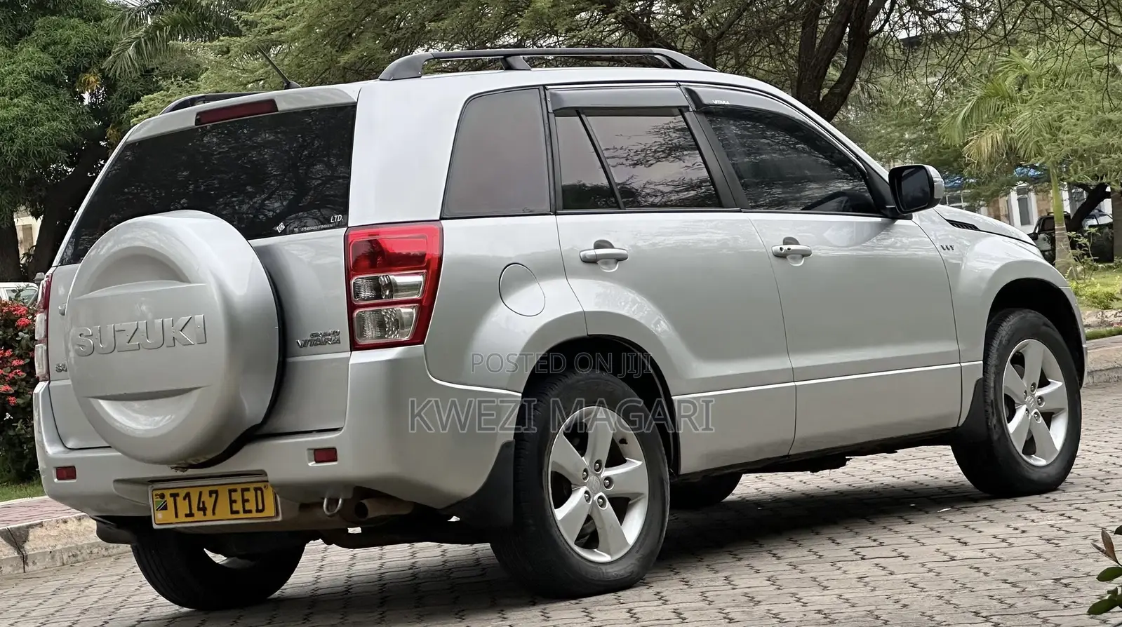 Suzuki Grand Vitara 2011 Silver