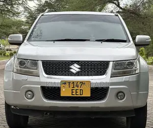 Suzuki Grand Vitara 2011 Silver