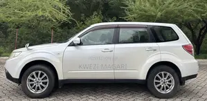 Subaru Forester 2011 Pearl