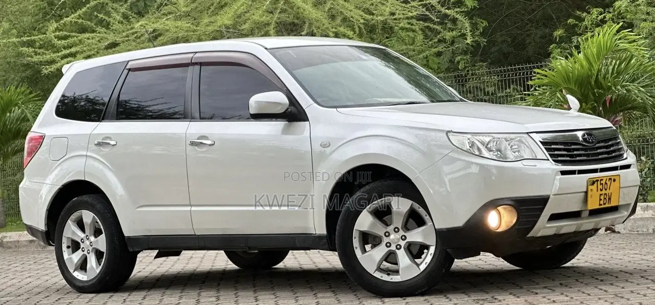 Subaru Forester 2010 Pearl