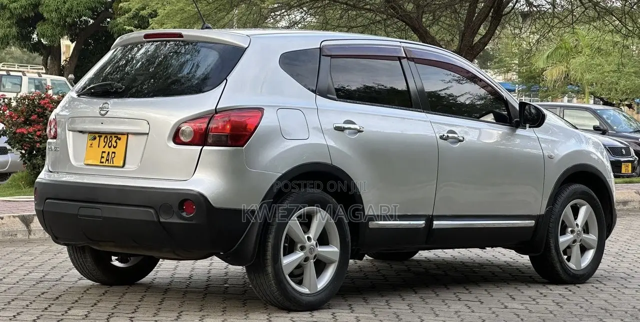 Nissan Dualis 2011 Silver
