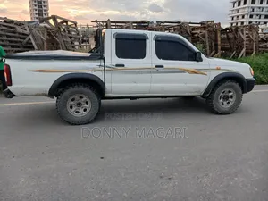 Nissan Hardbody 2008 White