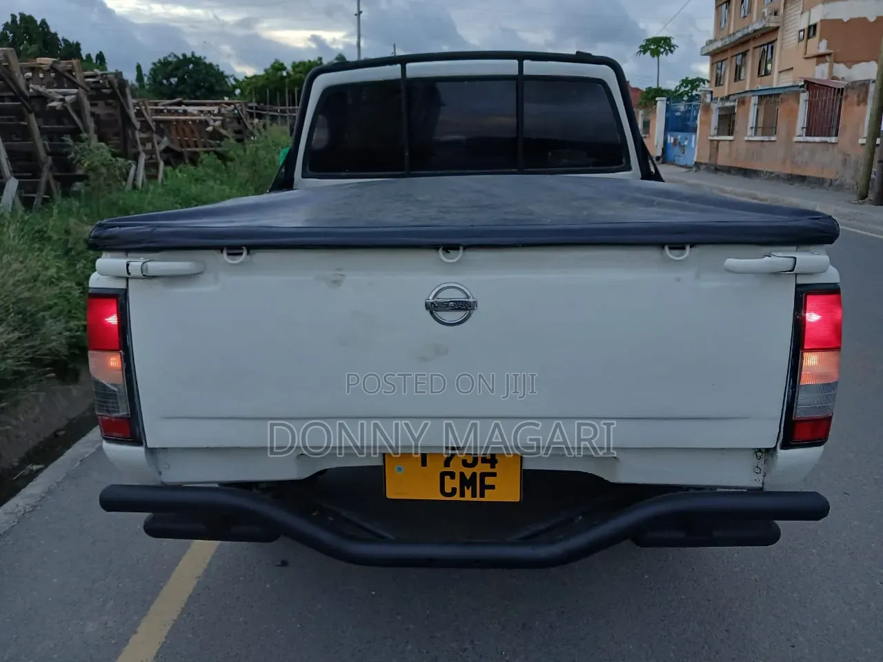 Nissan Hardbody 2008 White