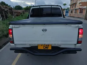 Nissan Hardbody 2008 White