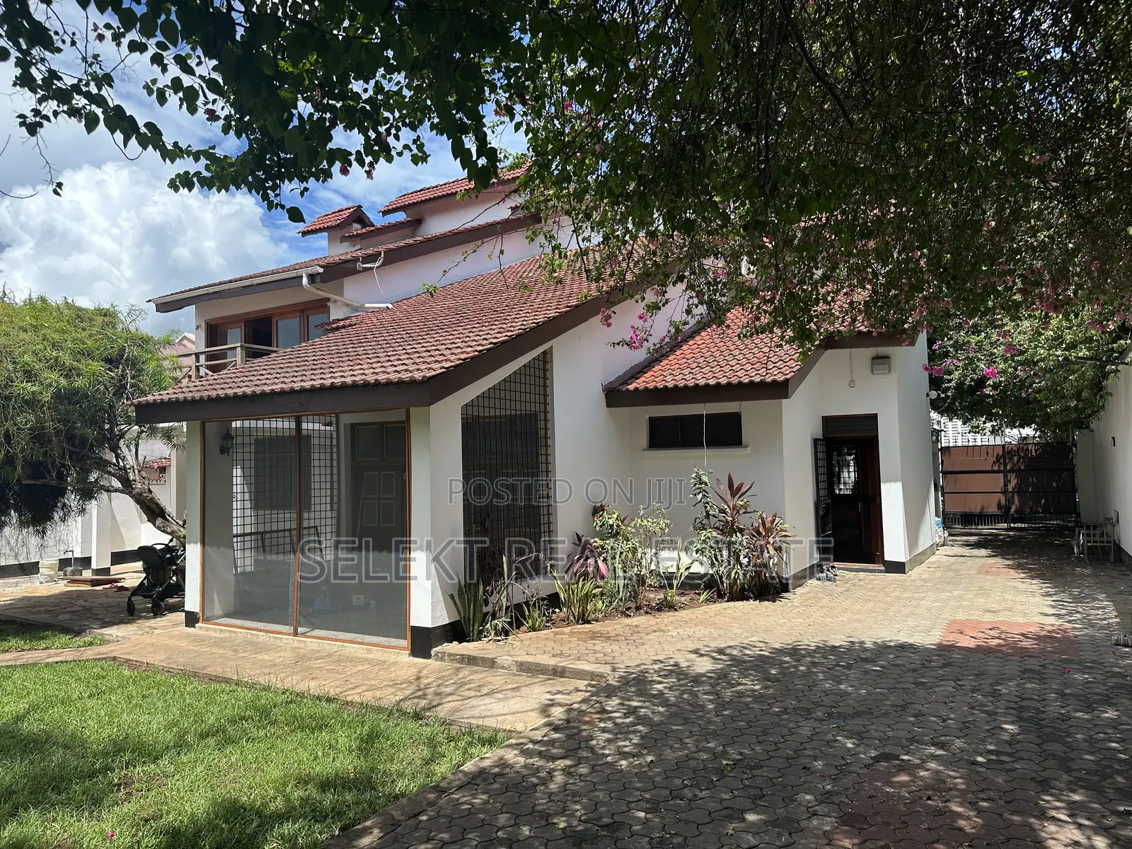 3bdrm House in Masaki for rent
