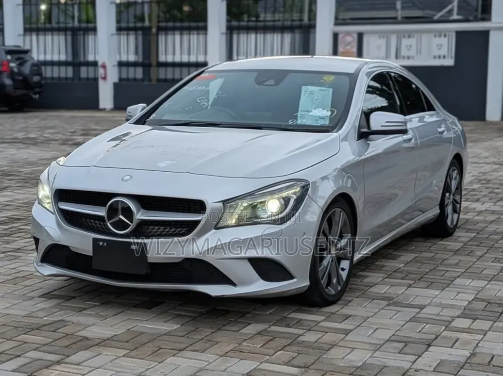 Mercedes-Benz GLA-Class 2014 Burgundy