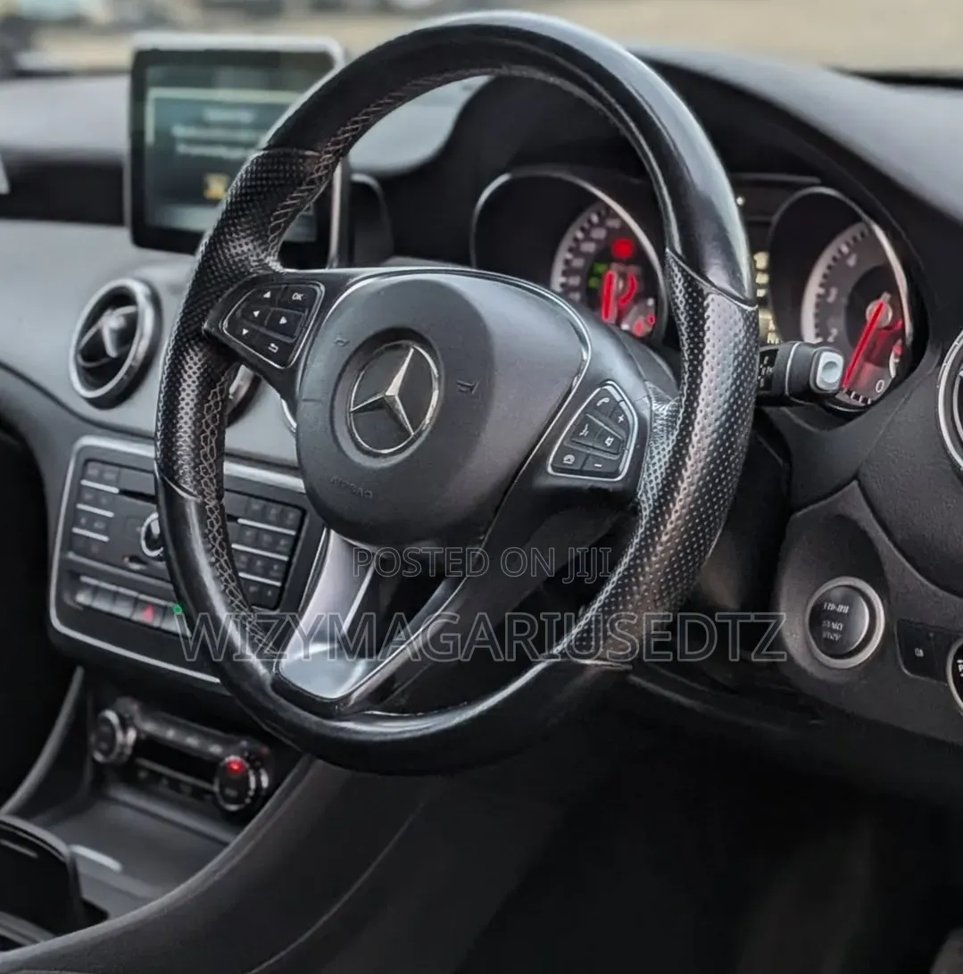Mercedes-Benz GLA-Class 2014 Burgundy