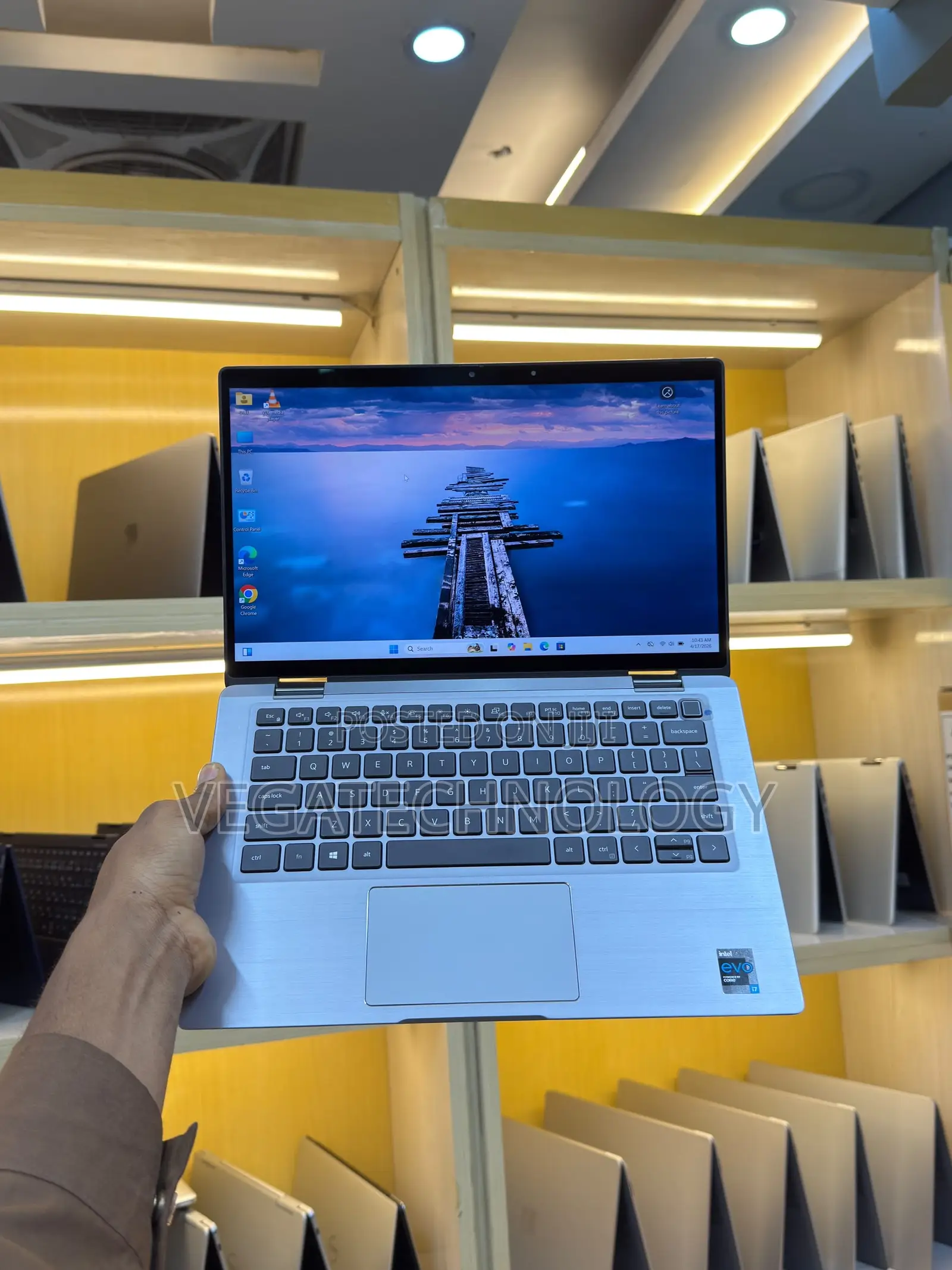 New Laptop Dell Latitude 7320 16GB Intel Core i7 SSD 256GB