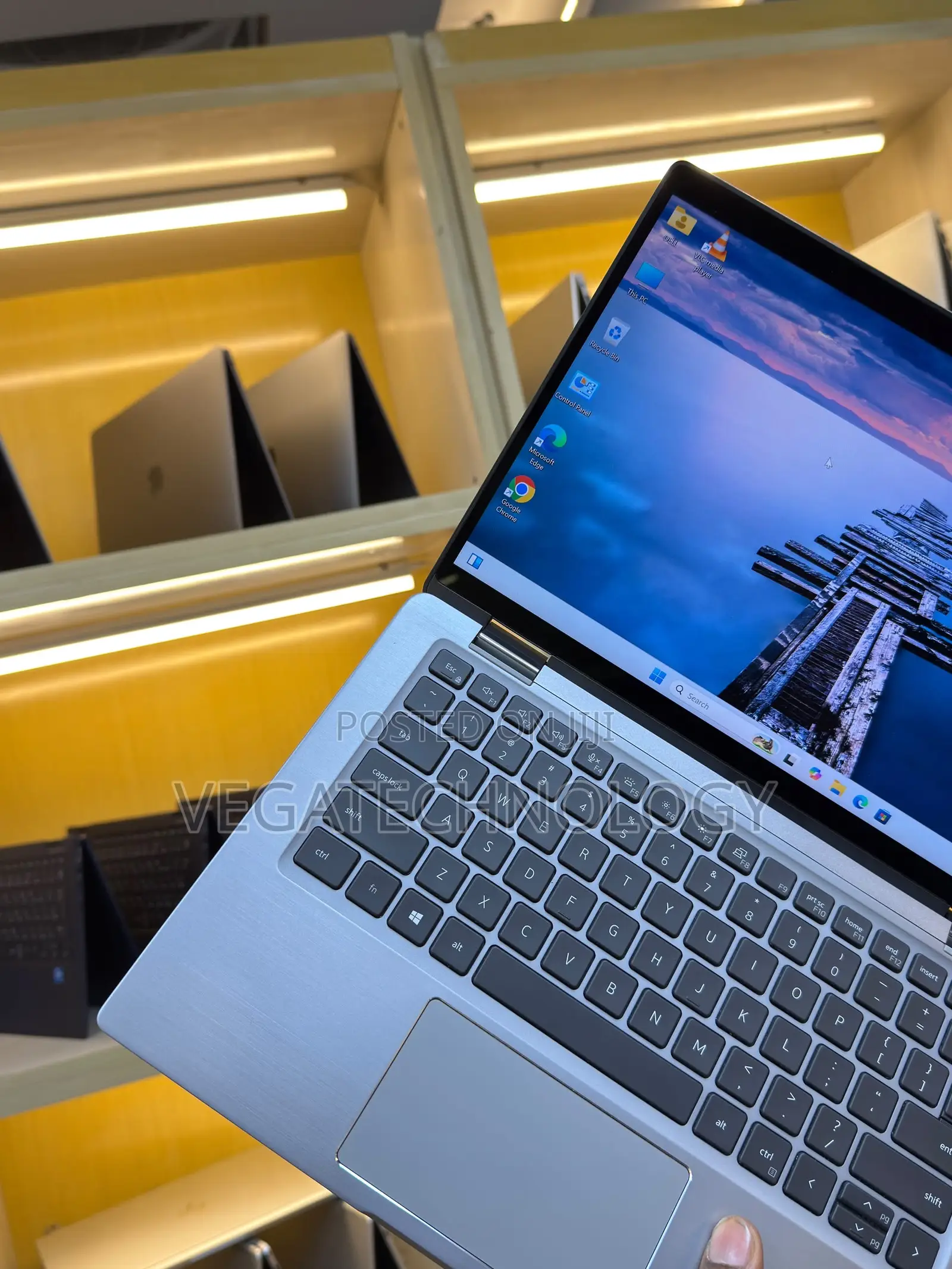 New Laptop Dell Latitude 7320 16GB Intel Core i7 SSD 256GB