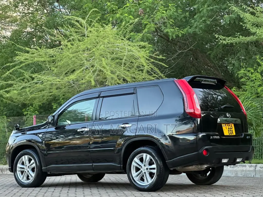 Nissan X-Trail 2012 Black