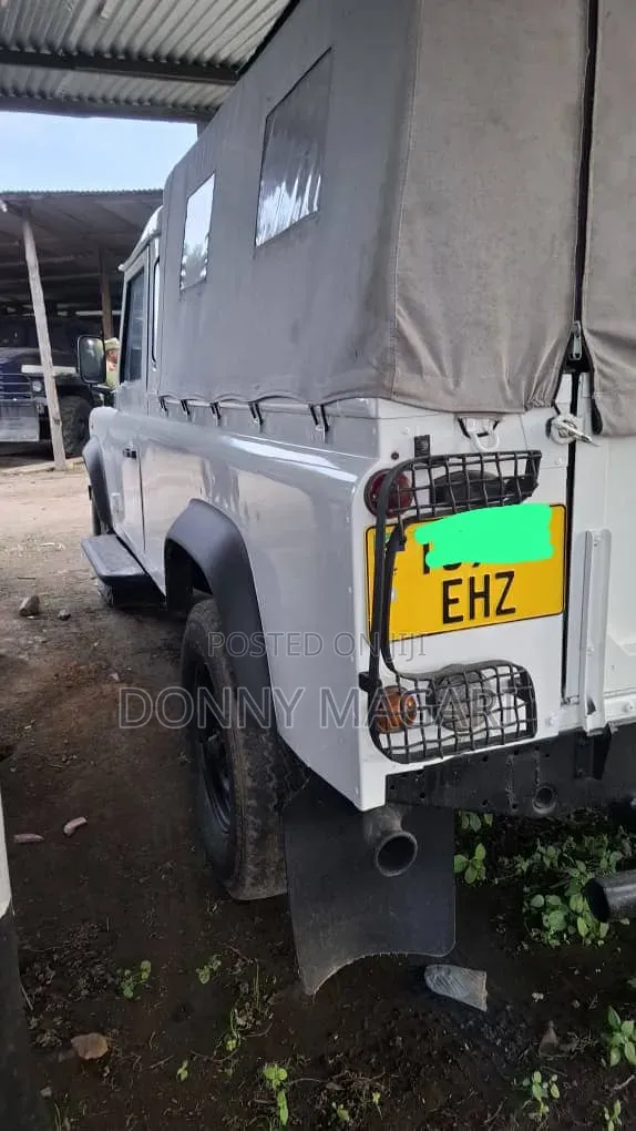 Land Rover Defender 2015 White