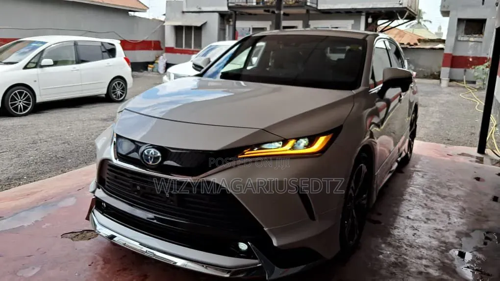 Toyota Harrier 2.0 2021 Ivory