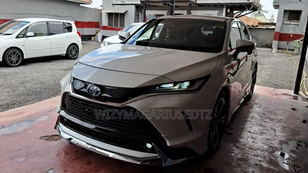 Toyota Harrier 2.0 2021 Ivory