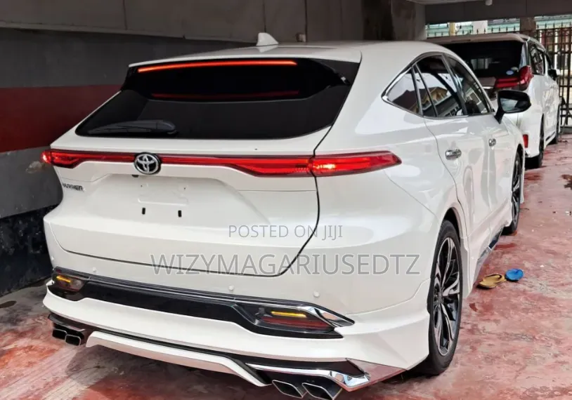 Toyota Harrier 2.0 2021 Ivory