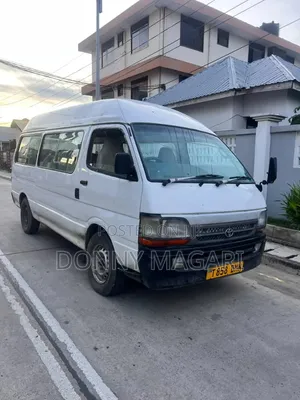 Toyota HiAce 2002 White