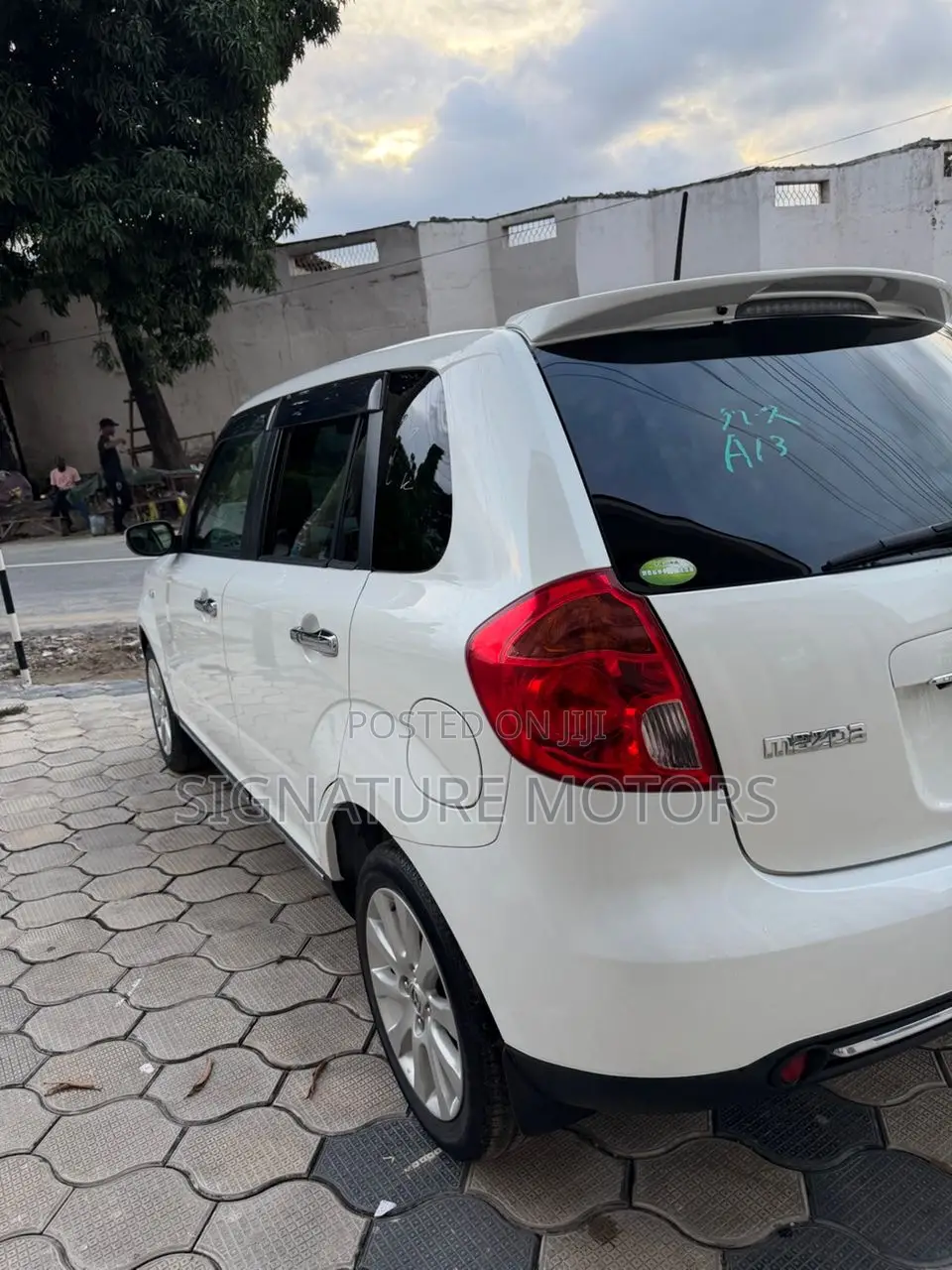 Mazda Verisa 2011 White