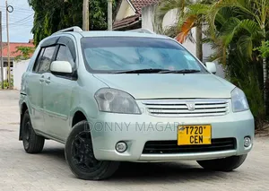 Toyota Raum 2004 Silver