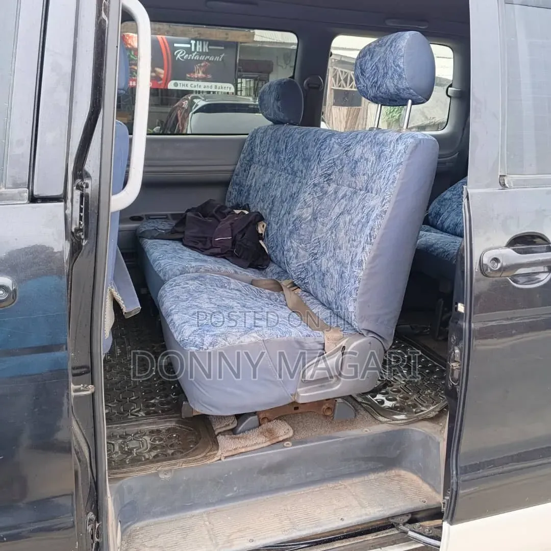 Toyota Noah 2005 Black