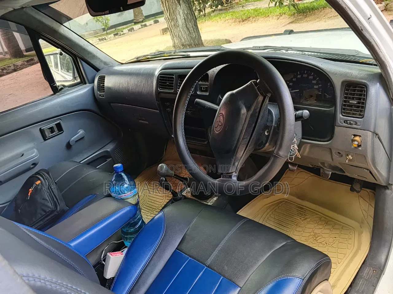 Toyota Hilux 2003 White