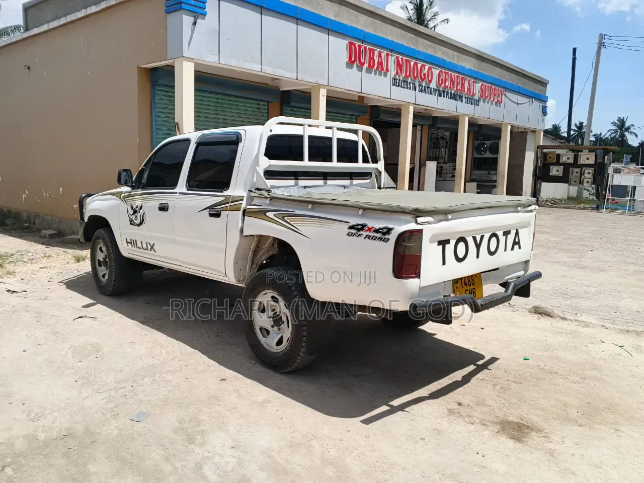Toyota Hilux 2003 White
