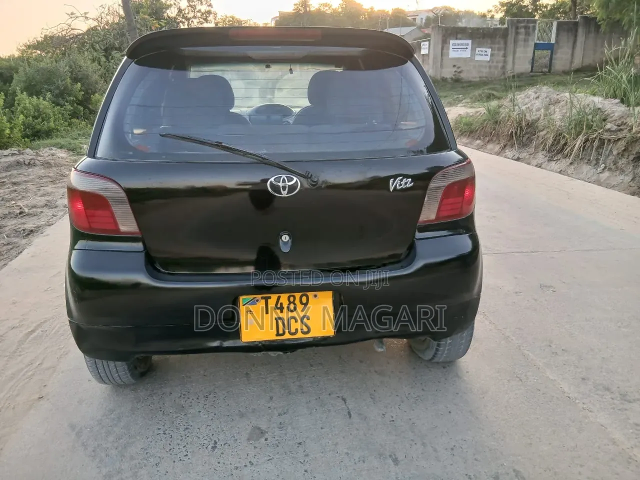 Toyota Vitz 2002 Black