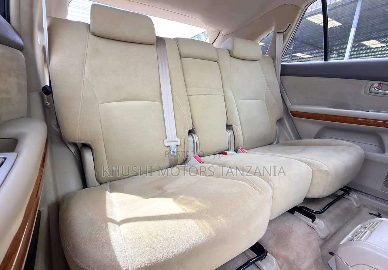 Toyota Harrier 2005 Silver