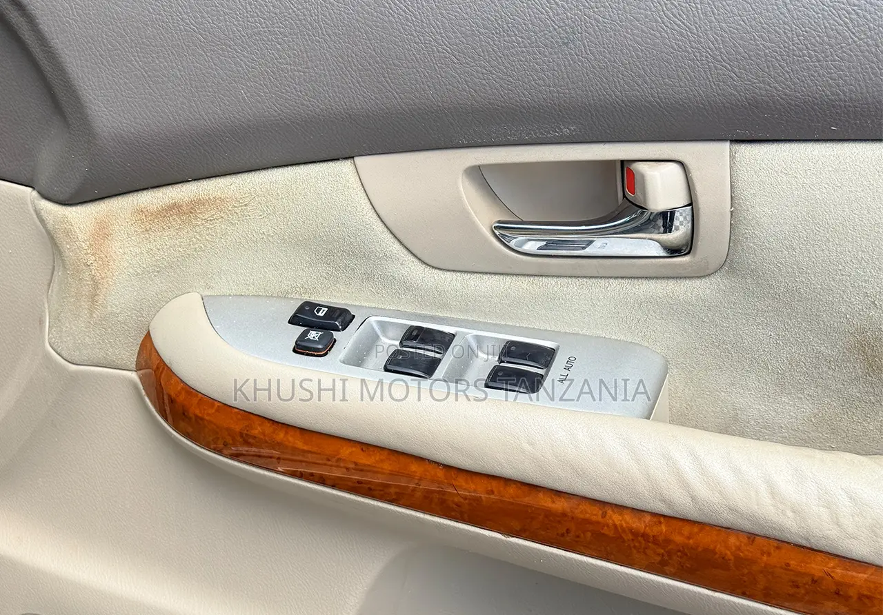 Toyota Harrier 2005 Silver