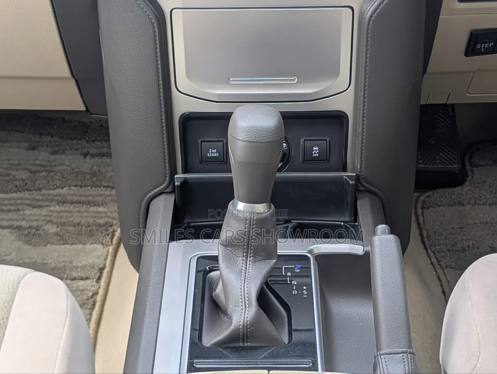 Toyota Land Cruiser Prado 2.7 2022 Gold