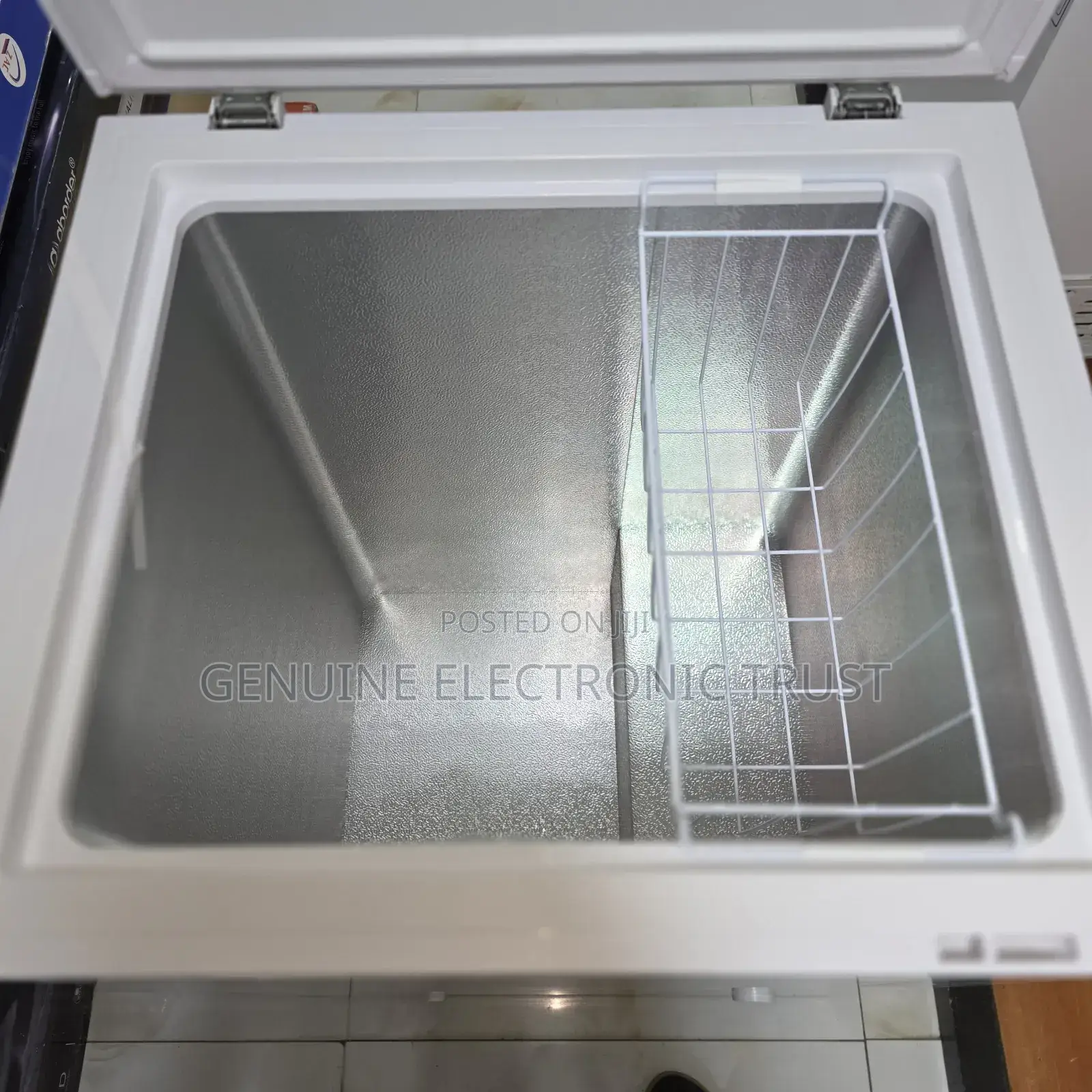 Hisense Freezer 142l