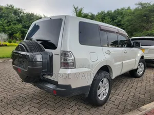 Mitsubishi Pajero 2006 White