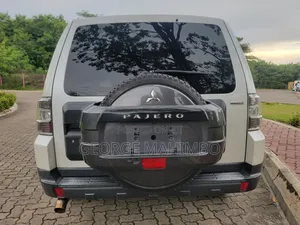 Mitsubishi Pajero 2006 White