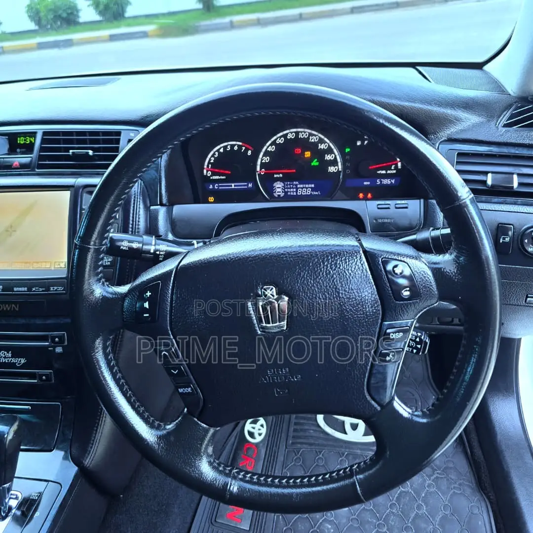 Toyota Crown 2006 White