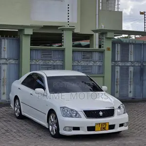 Toyota Crown 2006 White