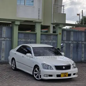 Toyota Crown 2006 White