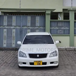 Toyota Crown 2006 White