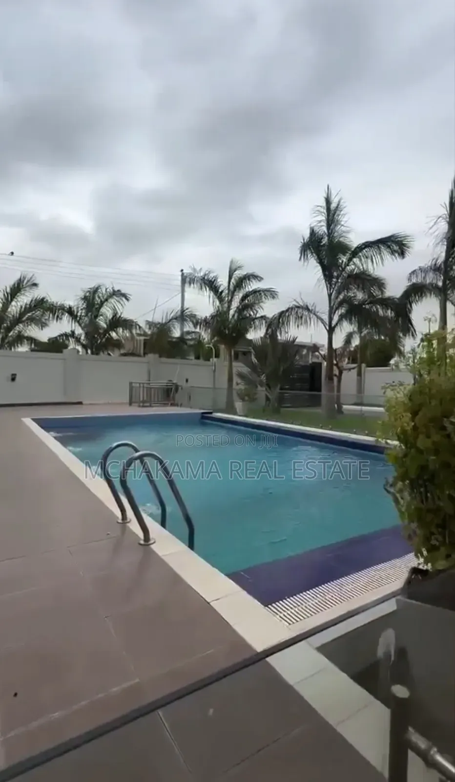 5bdrm Block of Flats in Mchakama Real Estate, Mbweni for sale