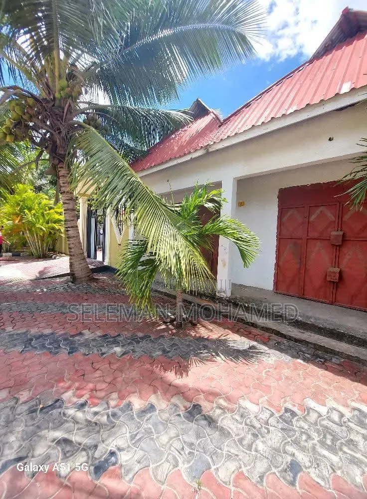 Furnished 3bdrm House in Biriani Real Estate, Msongola for sale
