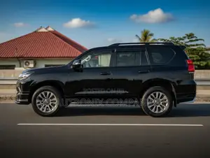 Toyota Land Cruiser Prado 2.8 2023 Black