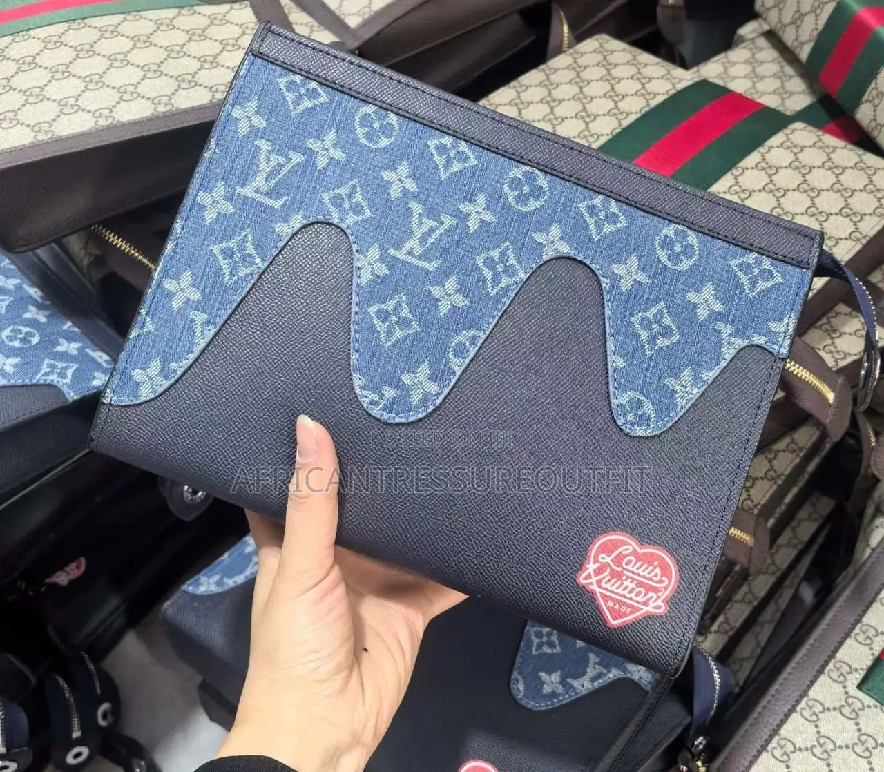 Gucci Ebony Gg Supreme Canvas Pouch Available
