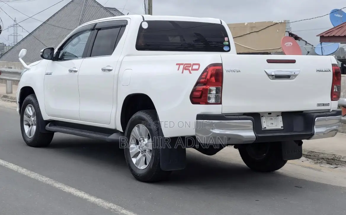 Toyota Hilux Revo Double Cab Deisel 2.4 RWD 2018 Pearl