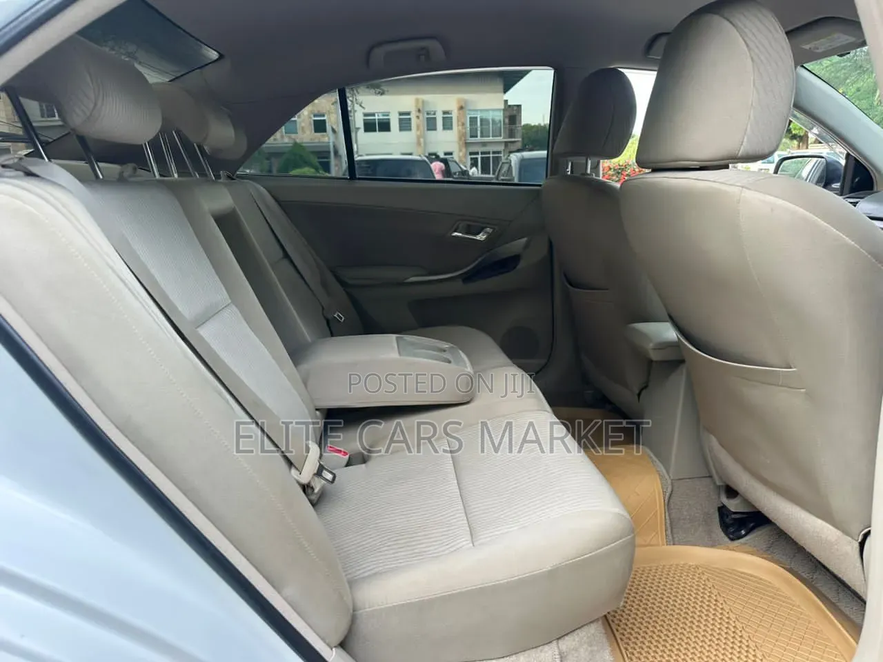 Toyota Premio 2012 White