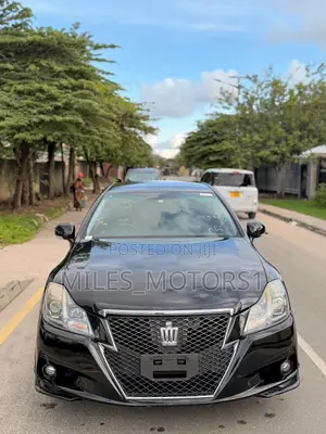 Toyota Crown 2010 Black