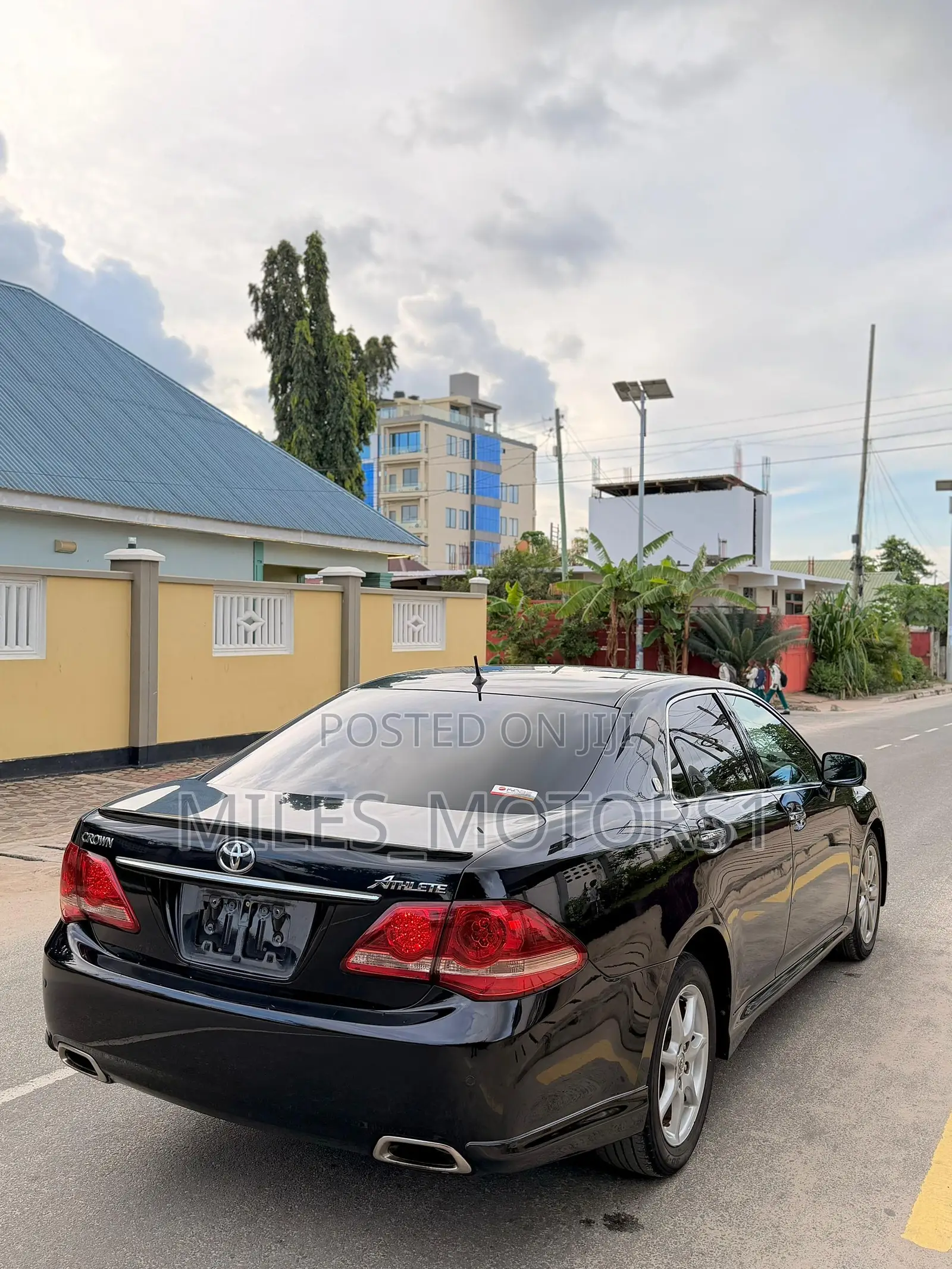 Toyota Crown 2010 Black