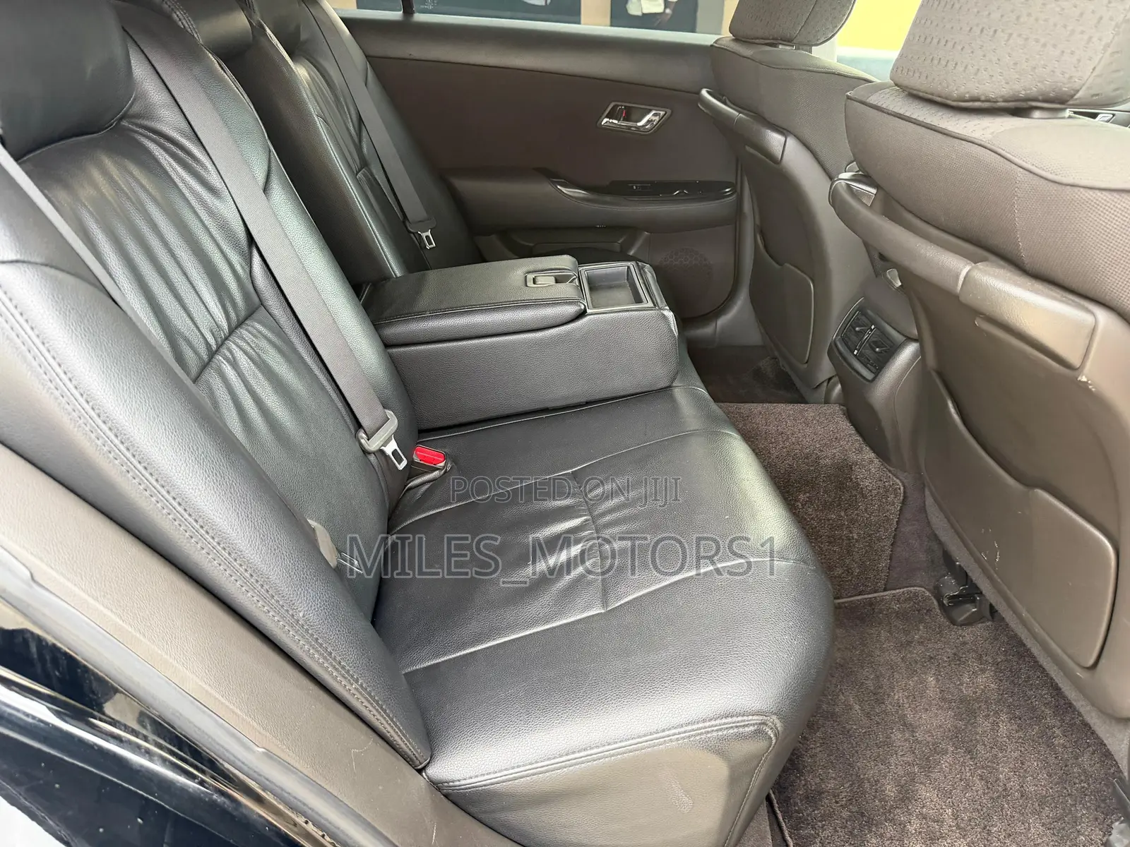 Toyota Crown 2010 Black